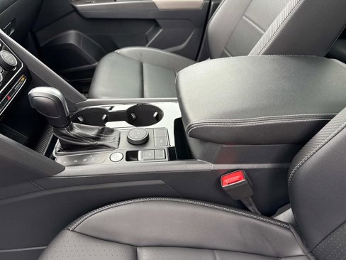 Used 2022 Volkswagen Atlas Cross Sport SE w/ Panoramic Sunroof Package image 15