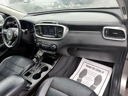 Used 2017 Kia Sorento EX image 35