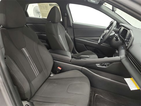Used 2025 Hyundai Elantra Sport w/ Cargo Package image 31