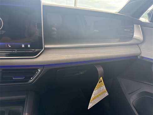 New 2025 Volkswagen Tiguan SE R-Line image 13
