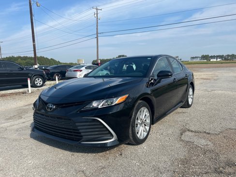 Used 2024 Toyota Camry LE image 3