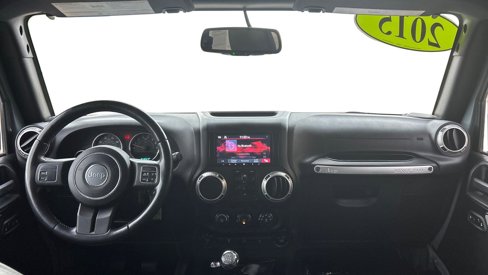 Used 2015 Jeep Wrangler Unlimited Rubicon w/ Max Tow Package image 26