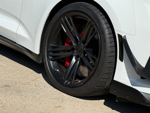 Used 2018 Chevrolet Camaro ZL1 image 31