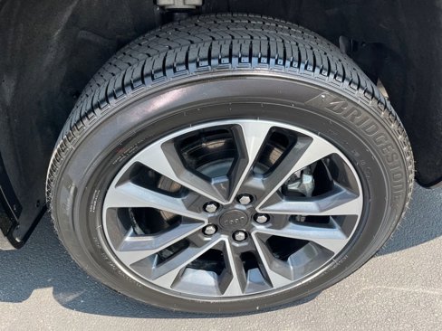 Used 2023 Jeep Grand Cherokee L Overland image 18