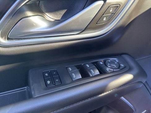 Used 2023 Chevrolet Tahoe Z71 w/ Z71 Off-Road Package image 17
