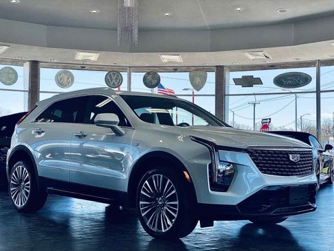 Used 2024 Cadillac XT4 Premium Luxury image 7