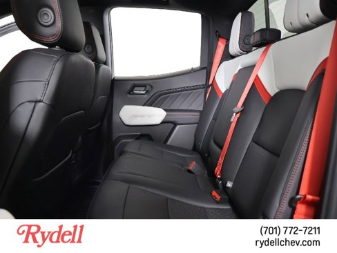 Certified 2025 GMC Canyon AT4 w/ AT4X AEV Edition image 14
