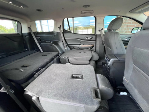 Used 2021 GMC Acadia SLE w/ Driver Convenience Package image 19