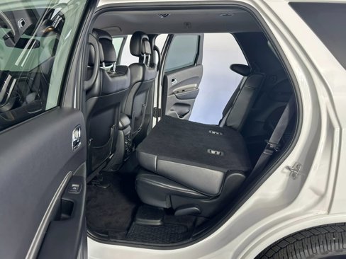 Used 2017 Dodge Durango GT w/ Nav & Power Liftgate Group image 32