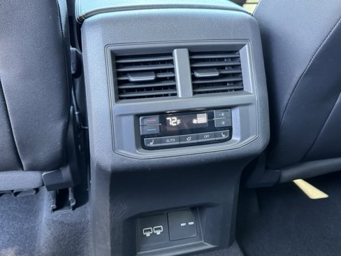 Certified 2021 Volkswagen Atlas SEL Premium image 35