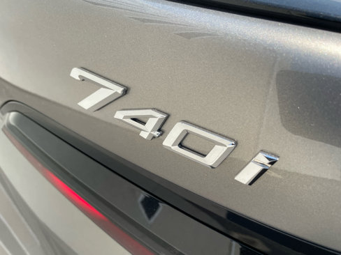 New 2025 BMW 740i w/ Executive Package image 24