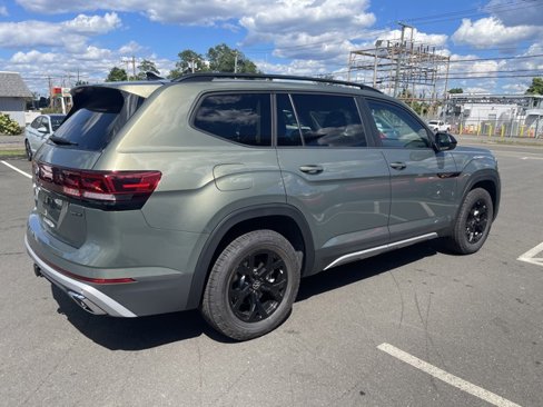 New 2025 Volkswagen Atlas Peak Edition SE image 7