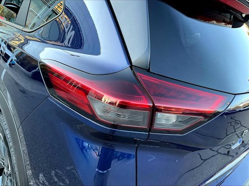 Certified 2025 Nissan Rogue SV image 32