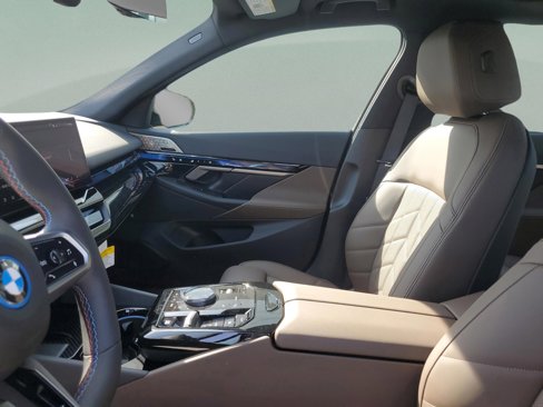 Used 2025 BMW i5 M60 w/ Premium Package image 16