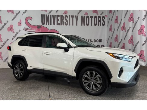 Used 2022 Toyota RAV4 XLE Premium image 4