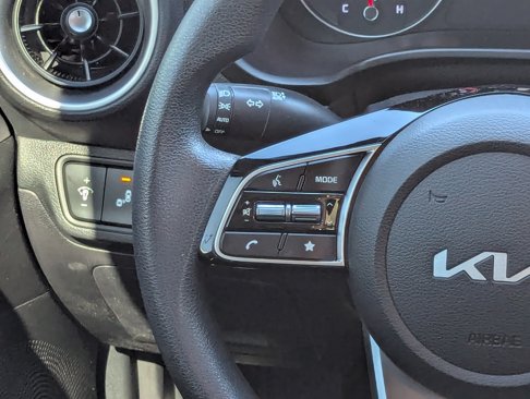 Certified 2023 Kia Forte LXS w/ LXS Technology Package image 17