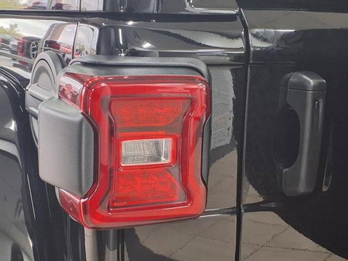 New 2025 Jeep Wrangler Unlimited Rubicon 392 image 23