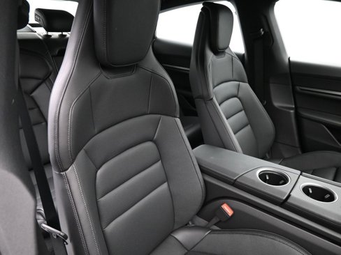 Certified 2026 Porsche Taycan image 18