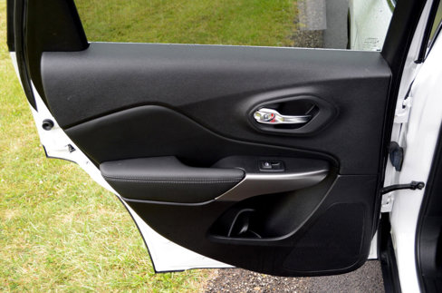 Used 2022 Jeep Cherokee Limited image 21