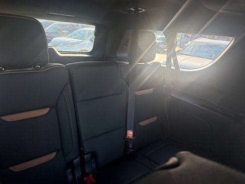 Used 2024 GMC Yukon XL AT4 w/ Technology Package image 13