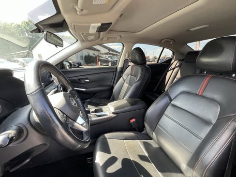 Used 2024 Nissan Sentra SR w/ SR Premium Package image 16