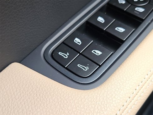 New 2026 Porsche Cayenne image 22