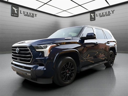 Used 2023 Toyota Sequoia SR5 w/ SR5 Premium Package image 3