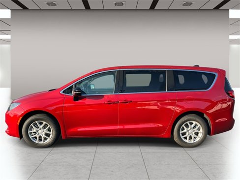 New 2026 Chrysler Voyager LX image 7