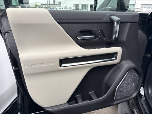 New 2026 GMC Hummer EV 4x4 Crew Cab image 8