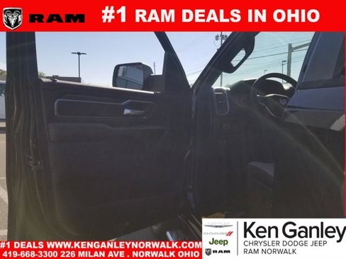 New 2026 RAM 1500 4x4 Crew Cab image 8