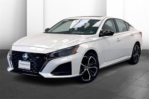Certified 2024 Nissan Altima 2.5 SR w/ SR Premium Package image 11