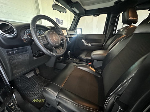 Used 2012 Jeep Wrangler Unlimited Rubicon image 18