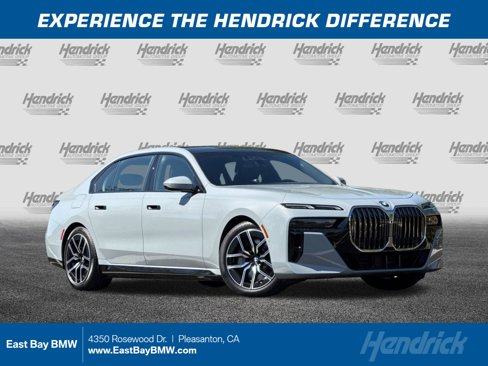 New 2026 BMW 750e xDrive image 1