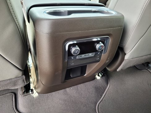 New 2026 GMC Yukon XL Elevation image 6