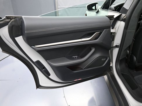 New 2025 Porsche Taycan Turbo image 25