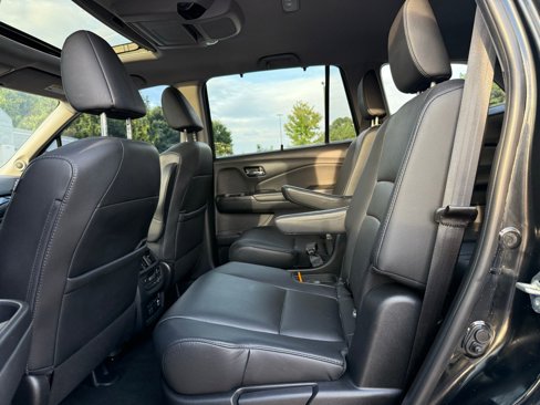 Used 2021 Honda Pilot Touring image 32
