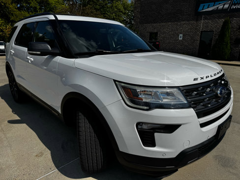 Used 2018 Ford Explorer XLT w/ Equipment Group 202A image 3
