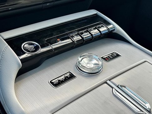 New 2025 Lincoln Navigator Reserve image 37