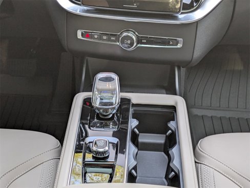 New 2026 Volvo XC90 B6 Plus w/ Protection Package Premier image 20