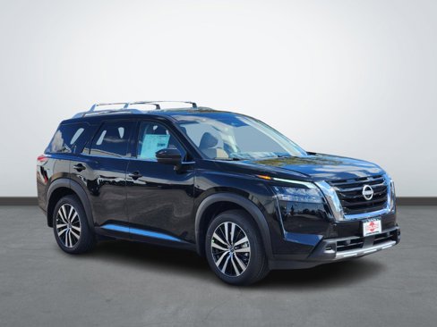 New 2025 Nissan Pathfinder Platinum w/ Cargo Package image 5