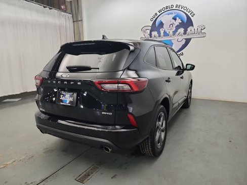 Used 2024 Ford Escape ST-Line image 8