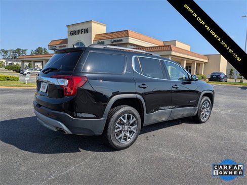 Used 2023 GMC Acadia SLT w/ Preferred Package image 3