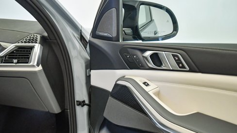 New 2026 BMW X7 M60i image 23