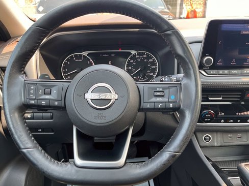 Used 2022 Nissan Rogue SV w/ SV Premium Package image 14