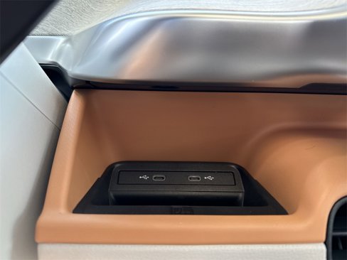 New 2025 Volkswagen ID. Buzz 1st Edition image 35