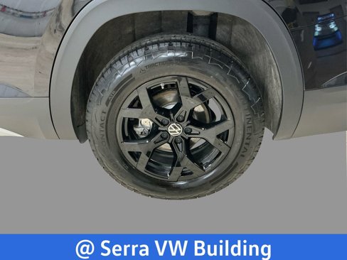 Certified 2025 Volkswagen Atlas Peak Edition SE image 19