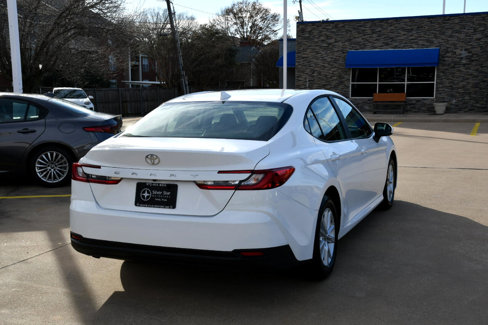 Used 2025 Toyota Camry LE image 6
