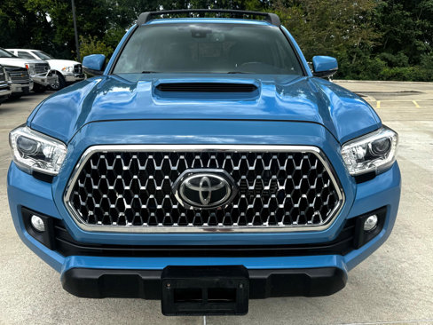 Used 2019 Toyota Tacoma TRD Sport image 2