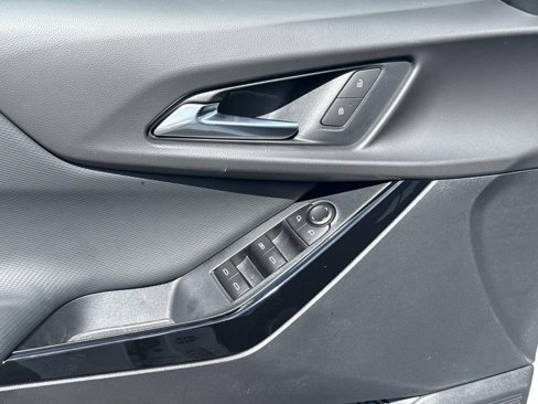 New 2026 Chevrolet Equinox LT w/ Convenience Package II image 9