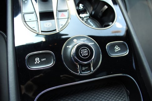 Used 2018 Bentley Bentayga image 57
